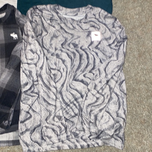 Abercrombie kids 7/8 lot of three shirts - Picture 2 of 5